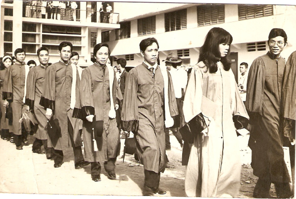 Lễ phát bằng Cử Nhân của Viện Đại Học Vạn Hạnh, 1973