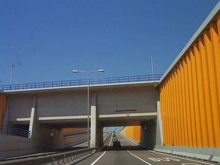 http://vietchigo.myds.me/z/collect/art_architecture/bridge/Veluwemmer-Aqueduct_in_Netheland/Veluwemmer-Aqueduct_04.jpg