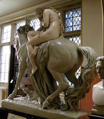 Bức tượng được thực hiện từ thế kỷ 19 bởi điêu khắc gia người Anh John Thomas. Tác phẩm đang trưng bày ở viện bảo tàng Maidstone, hạt Kent, Anh.
