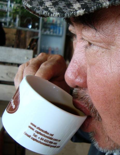 Cận cảnh sản xuất, pha chế cà phê giá nghìn  đô ở Đà Lạt